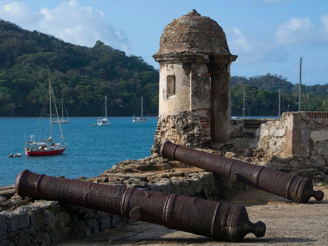 Panama - Des canons gardent  Portobelo