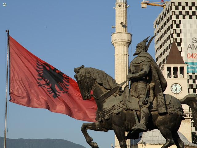 Albanie - Tirana, une Ville Jeune entre Mer et Montagnes