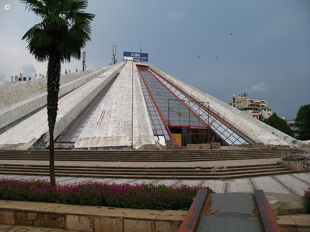 Albanie - Tirana, une Ville Jeune entre Mer et Montagnes