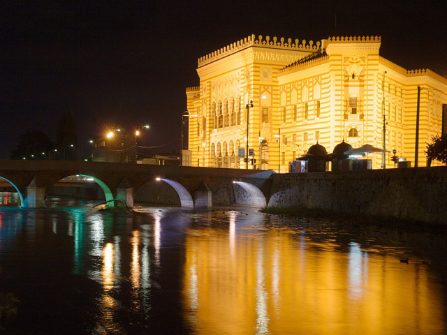 Bosnie-Herzégovine - Sarajevo,  une ville qui renait de ses cendres 