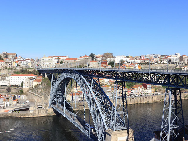 Portugal - Porto, Vieux Quartiers, superbes Cafés et grandioses Librairies 
