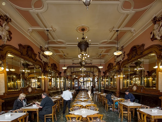 Portugal - Porto, Vieux Quartiers, superbes Cafés et grandioses Librairies 