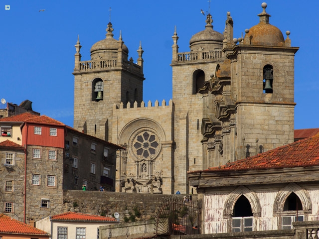 Portugal - Porto, Vieux Quartiers, superbes Cafés et grandioses Librairies 