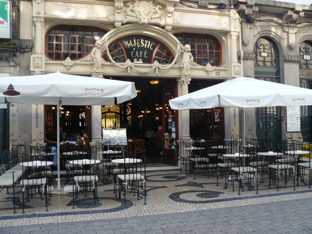 Portugal - Porto, Vieux Quartiers, superbes Cafés et grandioses Librairies 