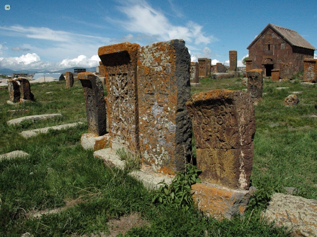 Arménie - Cimetière de Noraduz avec des Khatchkars