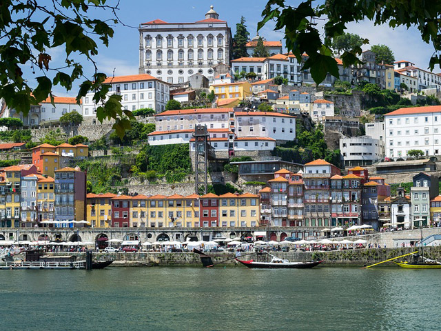 Portugal - Porto, Vieux Quartiers, superbes Cafés et grandioses Librairies 